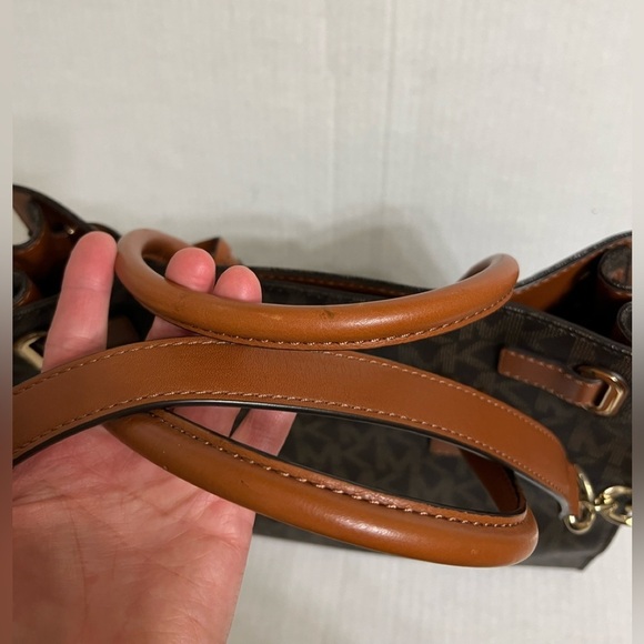 Michael Kors Large Hamilton Bag - Picture 5 of 16